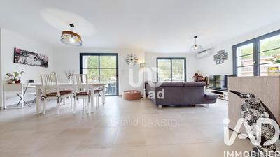 Maison - 98 m² - 4 pièces