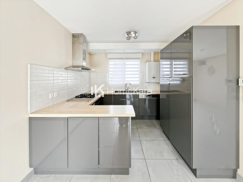 Maison - 80 m² - 4 pièces