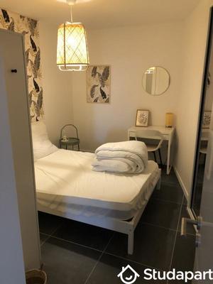 Chambre - 11 m² - 1 pièce