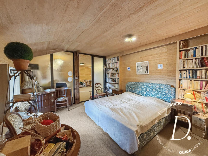 Maison - 420 m² - 11 pièces