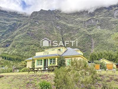 Maison - 640 m² - 22 pièces