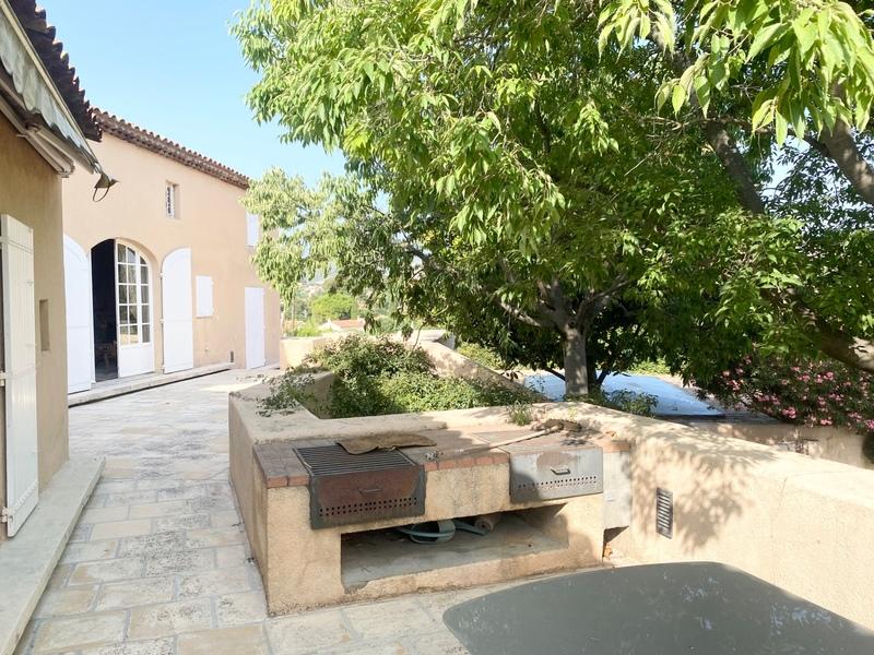 Propriété - 300 m² - 8 pièces