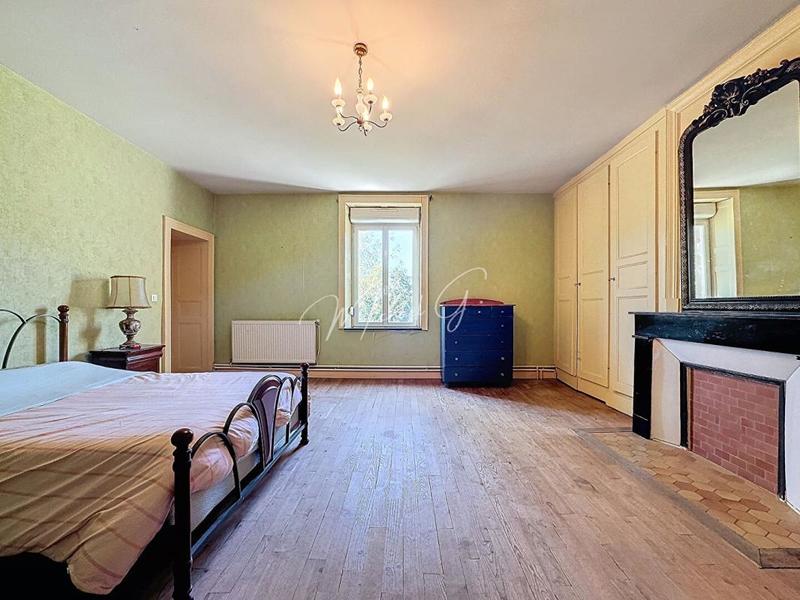 Maison - 282 m² - 8 pièces