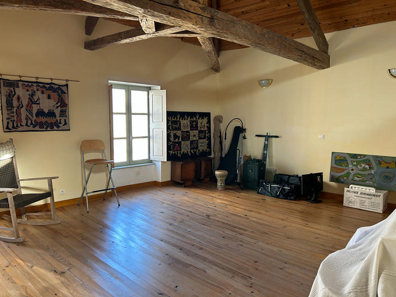 Maison - 205 m² - 6 pièces