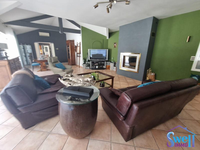 Maison contemporaine - 303 m² - 10 pièces