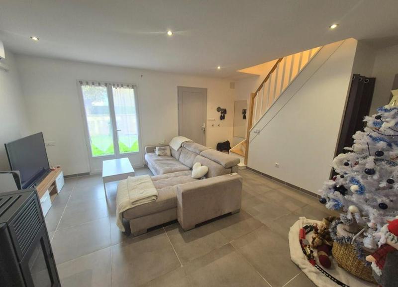 Maison - 93 m² - 4 pièces
