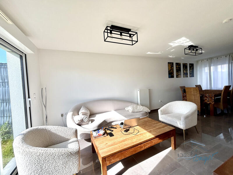 Maison - 95 m² - 4 pièces