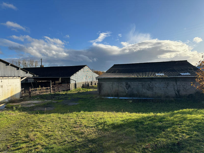 Parking / Garage - 4 500 m²