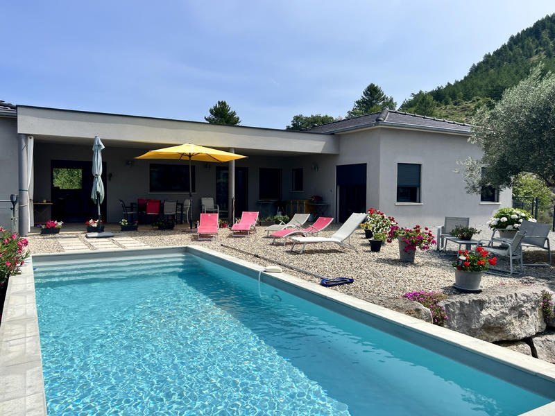 Maison - 159 m² - 5 pièces