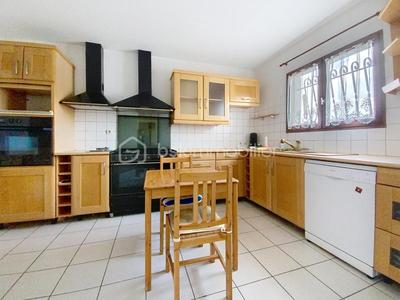 Maison traditionnelle - 106 m² - 4 pièces