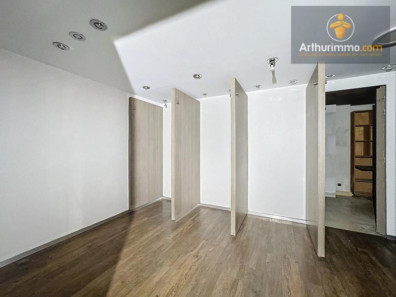 Magasins - 150 m² - 1 pièce