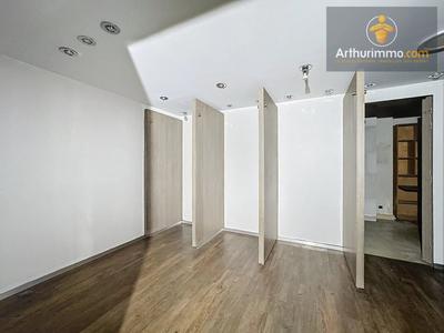 Magasins - 150 m² - 1 pièce