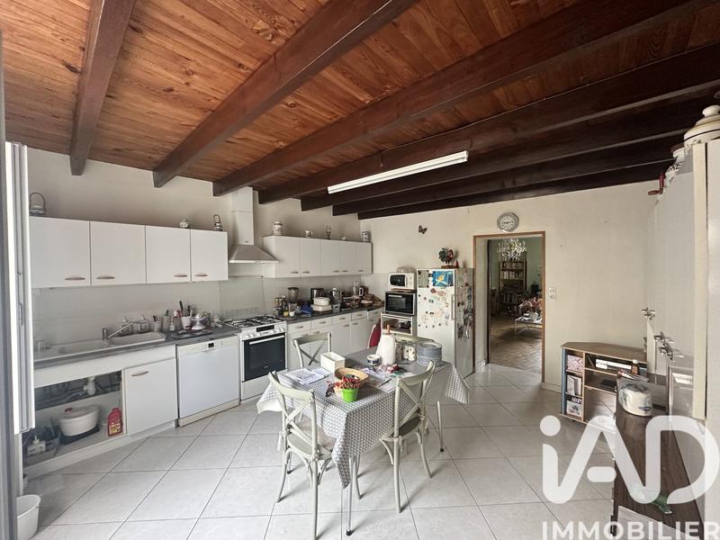 Maison - 200 m² - 8 pièces