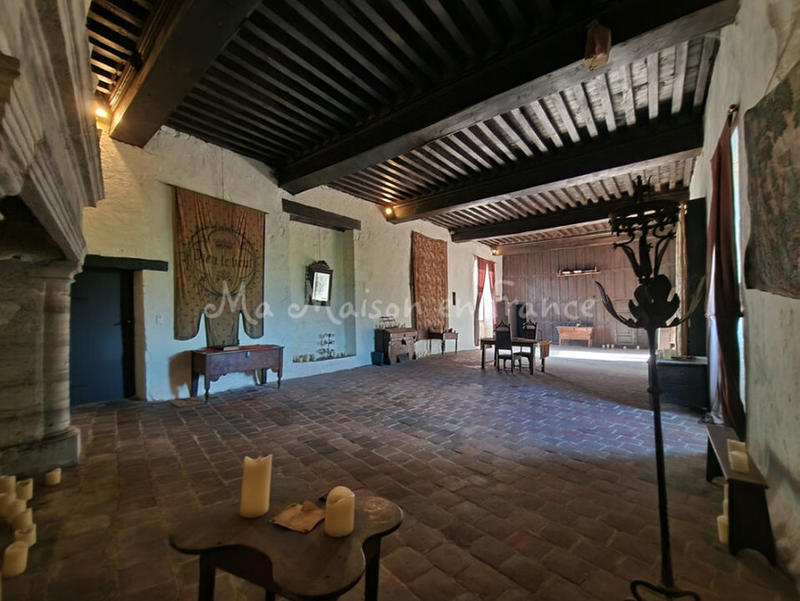 Château - 620 m² - 1 pièce