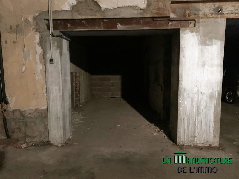 Parking / Garage - 185 m²