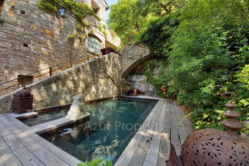 Maison - 460 m² - 14 pièces