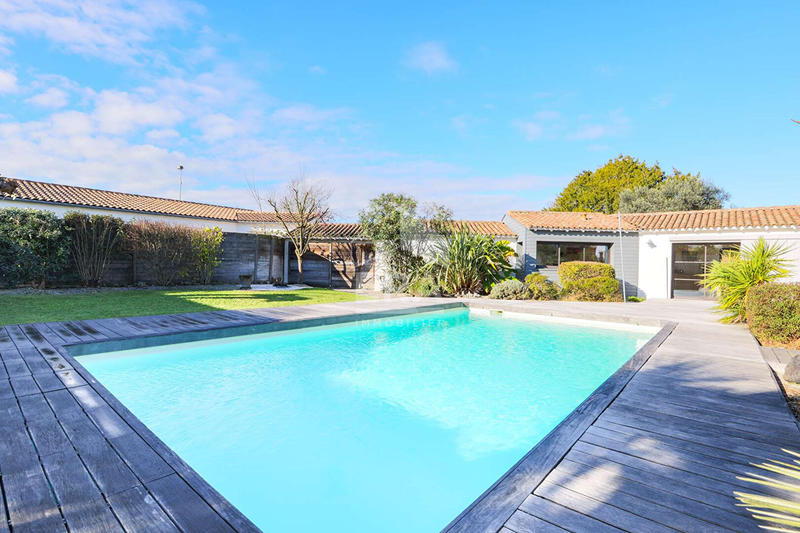 Maison - 197 m² - 8 pièces