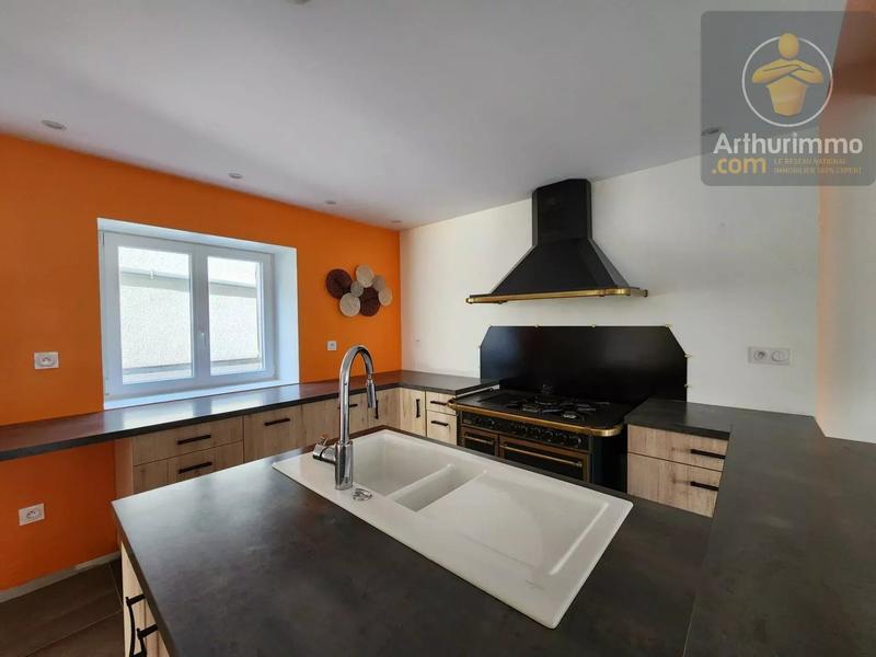 Maison - 286 m² - 9 pièces