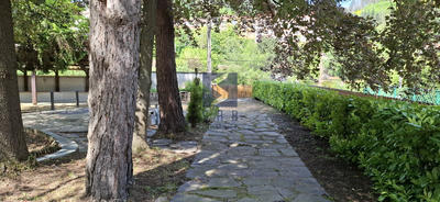 Maison - 493 m² - 12 pièces