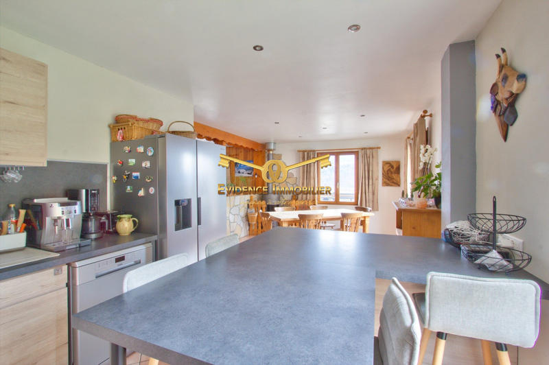 Maison - 122 m² - 6 pièces