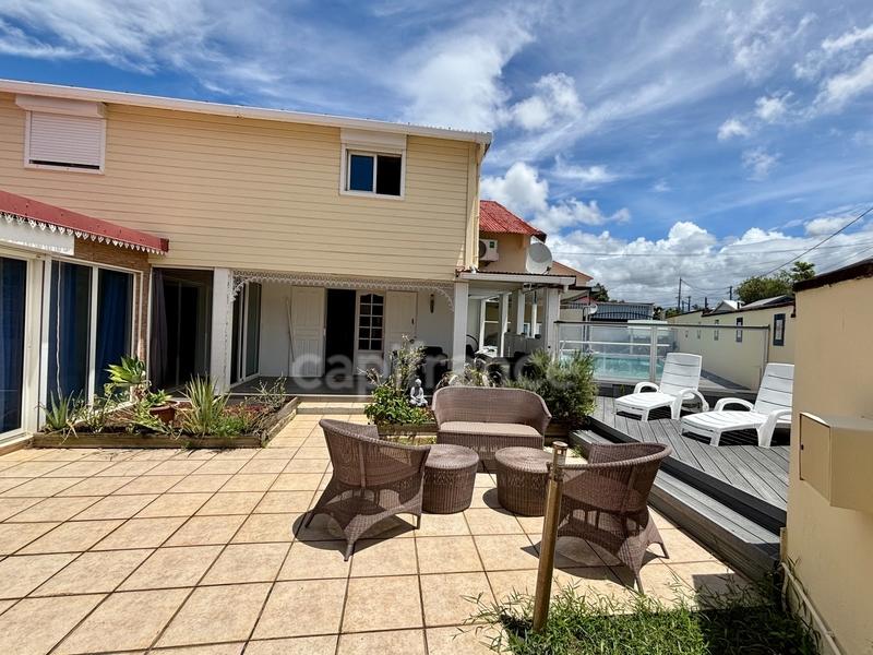 Villa - 257 m² - 10 pièces