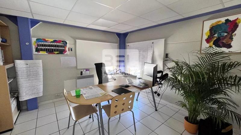 Immeuble - 330 m² - 15 pièces