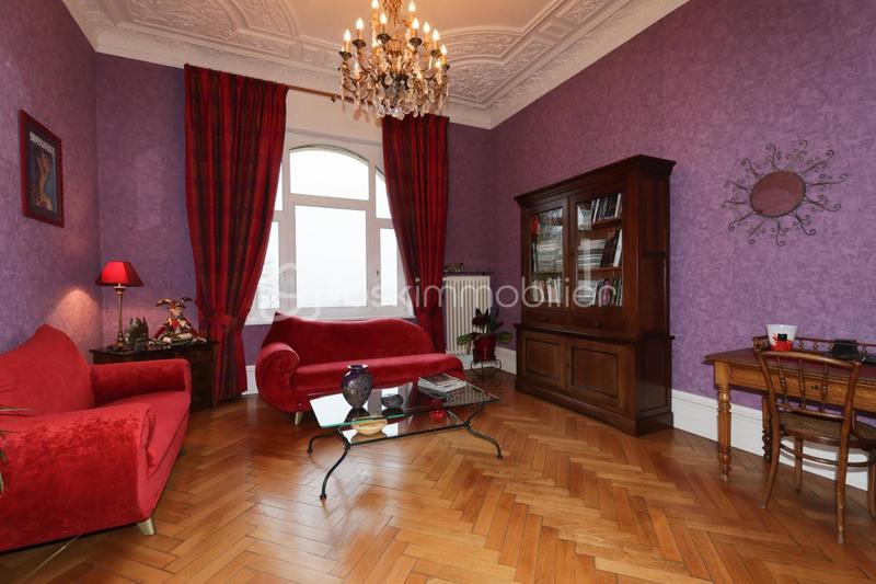 Maison de maîtres - 300 m² - 8 pièces