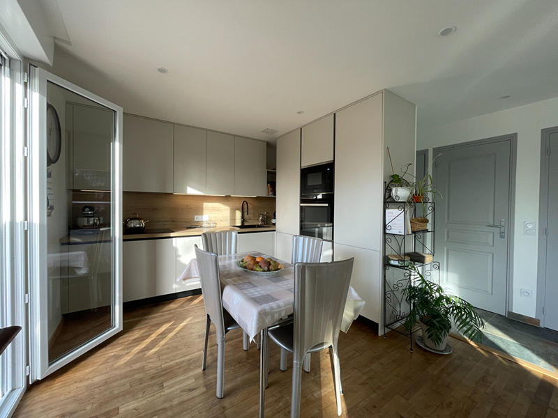 Maison - 104 m² - 4 pièces