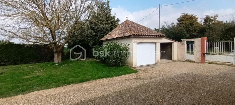 Maison - 230 m² - 11 pièces