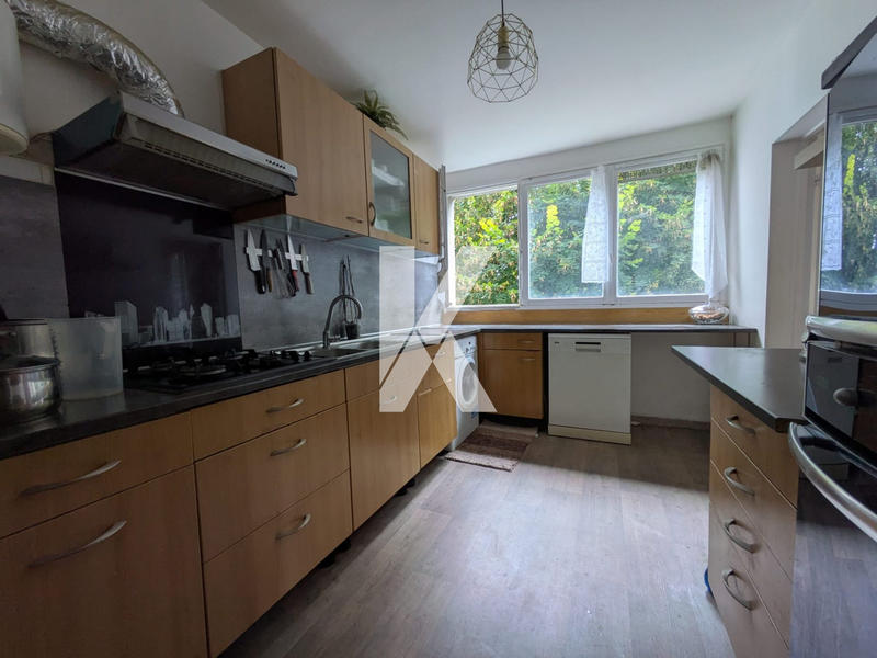 Appartement - 94 m² - 5 pièces