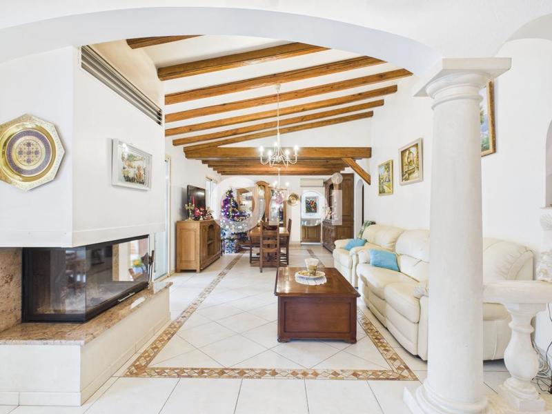 Villa - 285 m² - 9 pièces