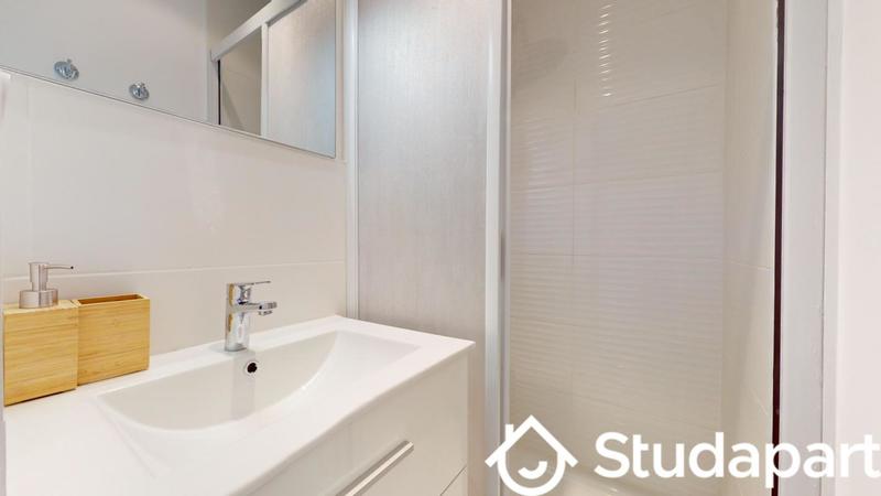 Chambre - 9 m² - 1 pièce