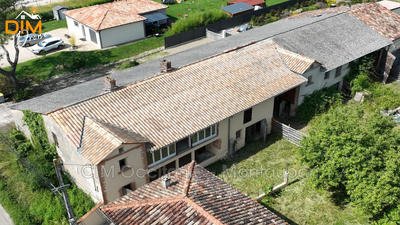 Maison - 1 555 m² - 10 pièces