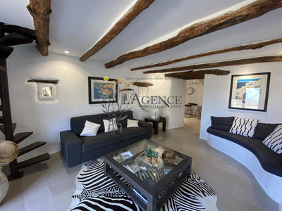 Maison - 104 m² - 4 pièces