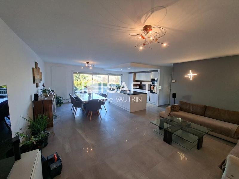 Maison - 178 m² - 8 pièces