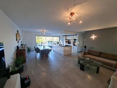 Maison - 178 m² - 8 pièces