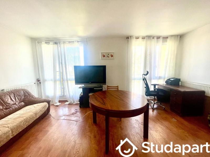 Chambre - 12 m² - 1 pièce