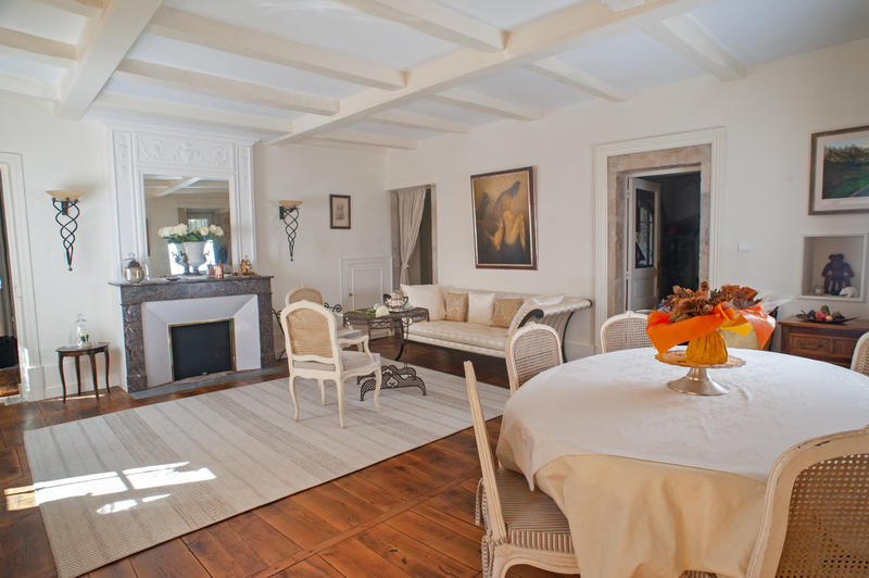 Maison - 304 m² - 9 pièces