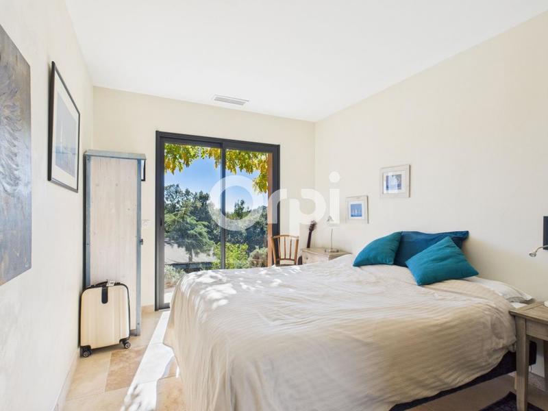 Villa - 218 m² - 5 pièces