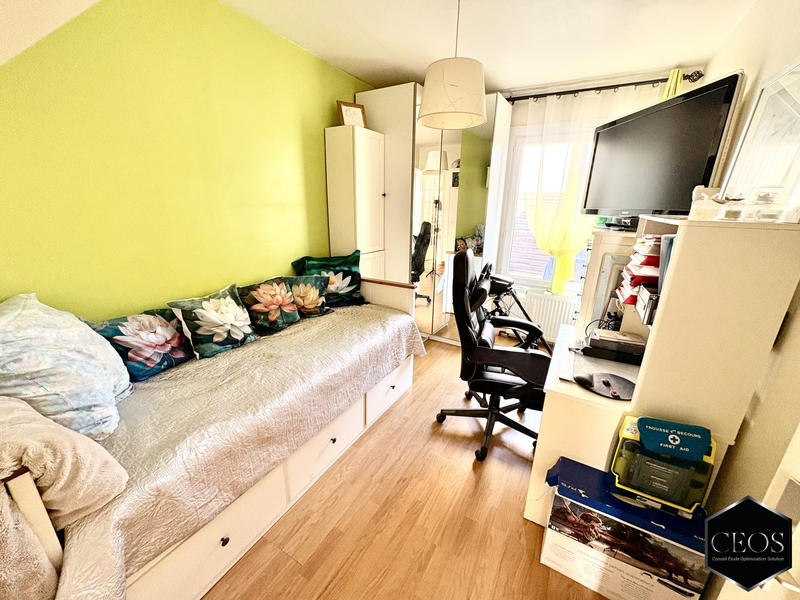 Maison - 180 m² - 8 pièces