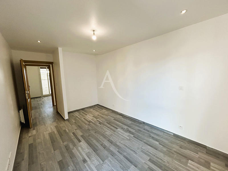 Appartement - 99 m² - 5 pièces