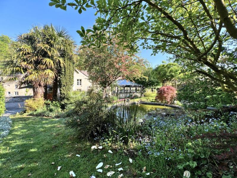 Propriété - 270 m² - 11 pièces