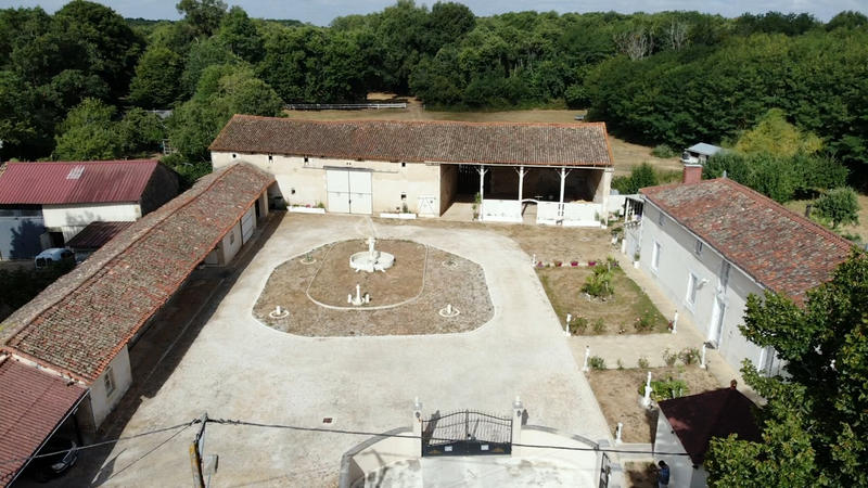 Maison - 246 m² - 5 pièces