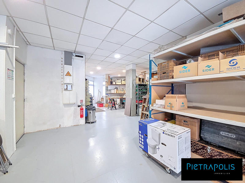 Bureau - 128 m² - 1 pièce