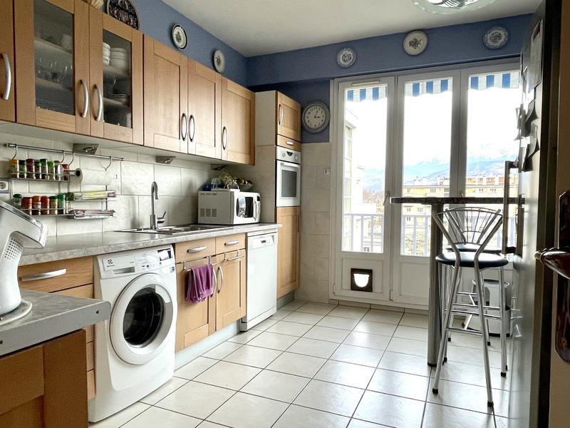 Appartement - 120 m² - 5 pièces