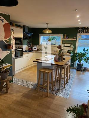 Maison traditionnelle - 140 m² - 5 pièces