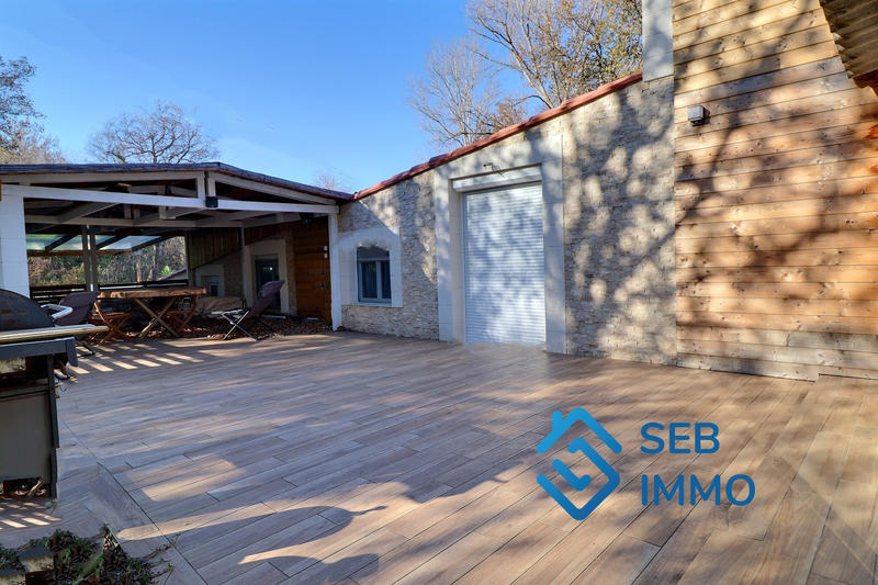 Maison - 196 m² - 8 pièces