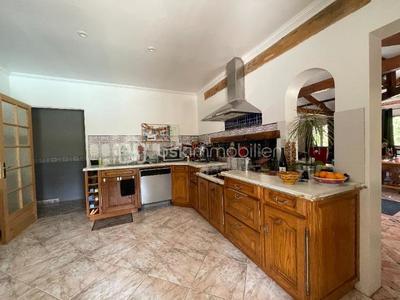 Maison traditionnelle - 270 m² - 7 pièces