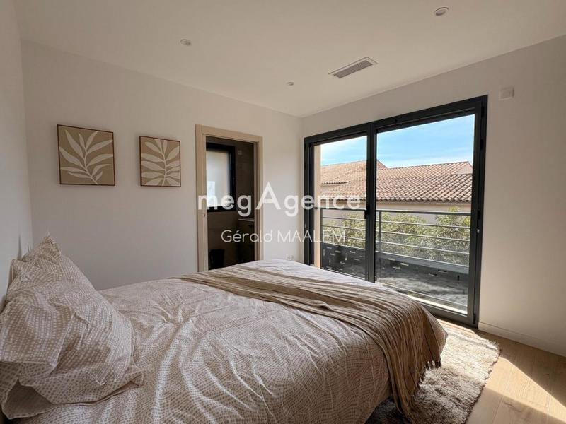 Villa - 243 m² - 7 pièces