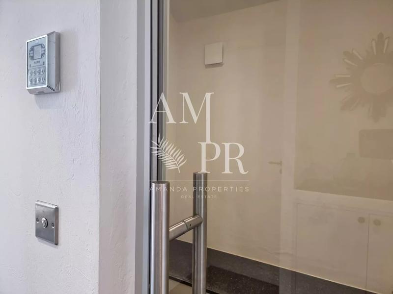 Maison - 290 m² - 7 pièces